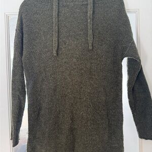 Women’s Abercrombie and Fitch Soft Oliver Green Sweater